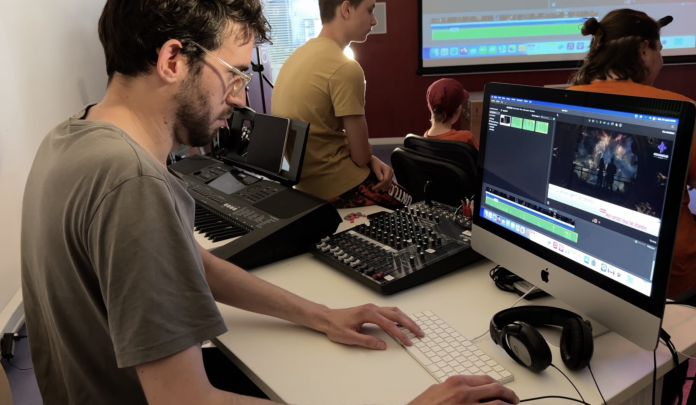 Des adolescents se sont glissés dans la peau de comédiens de doublage.