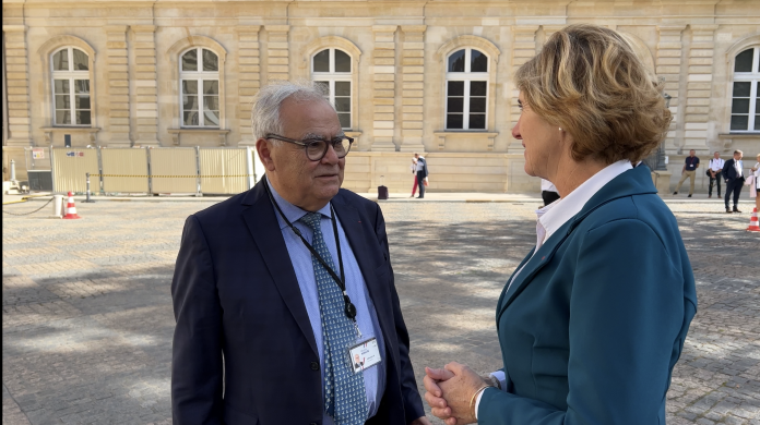 Les premiers pas de Khalifé Khalifé