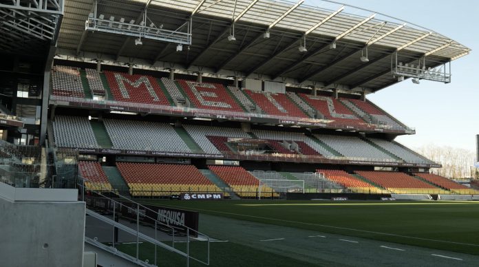 L'Équipe de France arrive au Stade Saint-Symphorien