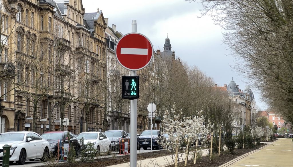 Le premier feu piéton-vélo de l'Eurométropole, Avenue Foch