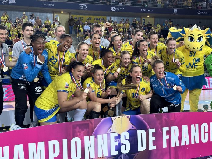 Dragonnes gagnent le championnat de France. Magnifique photo de Jonathan Vaucher