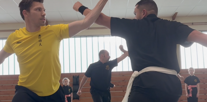 Kung Fu: À Bousse, la discipline attire