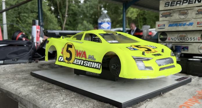 une voiture pour le modélisme