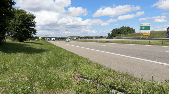 Les vacanciers se préparent à partir en toute sécurité