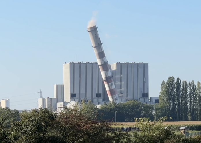 Cheminée EDF - Archive