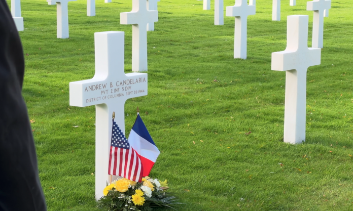 Sur les traces de son père soldat américain mort en Moselle