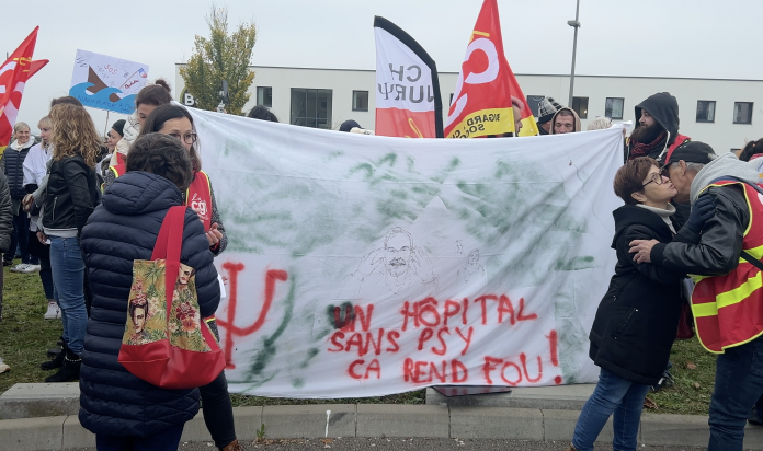 Mobilisation du personnel soignant pour sauver le service d'urgences psychiatriques du CHR