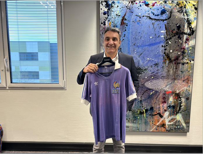 Le Zap 57 : le maillot de Battiston au Téléthon !