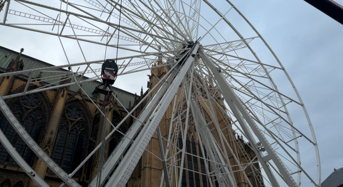 La grande roue de Metz, montée en une journée ou presque