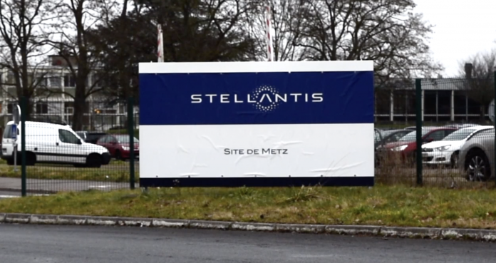 Démission de Carlos Tavares, quel avenir pour Stellantis ?