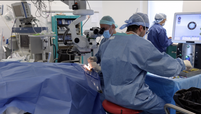 Réalisées par le chirurgien et chef de service ophtalmique Dr Jean-Marc Perone, une centaine de greffes de la cornée se déroulent à Mercy chaque année.