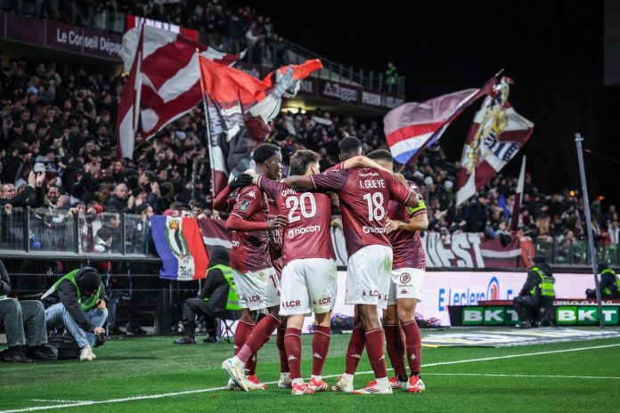 Les supporters du FC Metz battent des records au stade Saint-Symphorien
