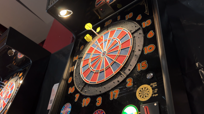 Une centaine de piqués à l'open de fléchettes