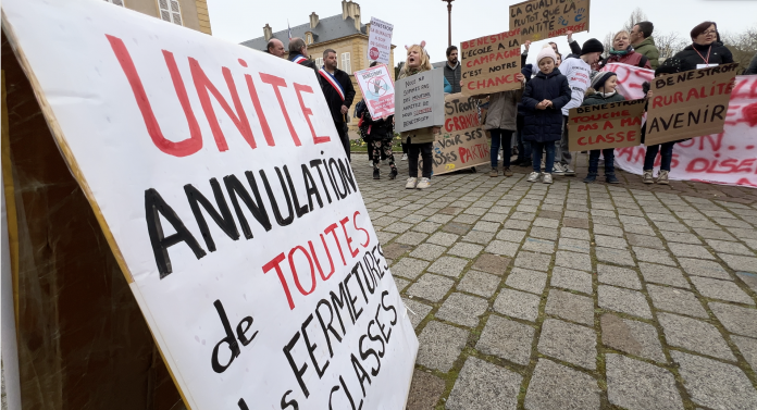 Carte scolaire en Moselle : parents et enseignants manifestent leur crainte