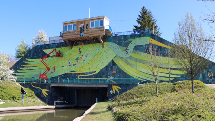 Pour ses 60 ans, l'écluse de Réchicourt s'offre un coup de peinture.