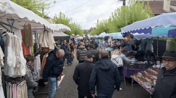 Cette grande braderie est ouverte un jour férié à Bouzonville