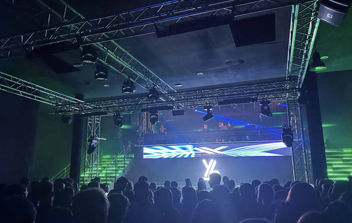 Deux incendies se sont déclarés ce 1er mai, dont un au coeur de la boîte de nuit Ya Famous Club à Amnéville. Aucune victime n'est à déplorer.