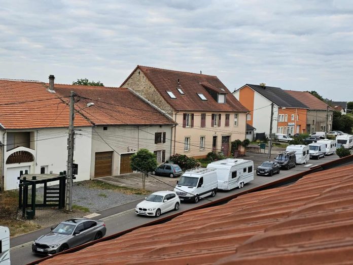 Les premières caravanes sont en routes vers Grostenquin. Photo : Info Trafic Moselle ITM