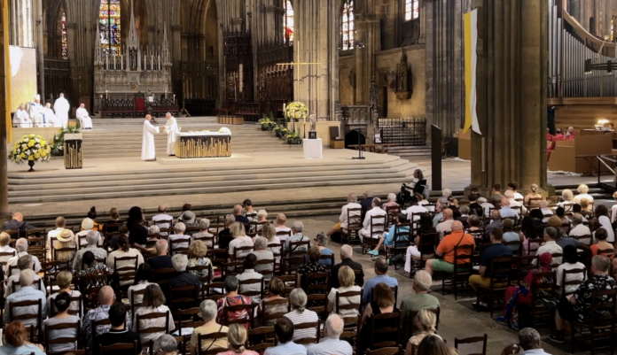 La Messe de l’Assomption a réunit les fidèles à la cathédrale Saint-Étienne