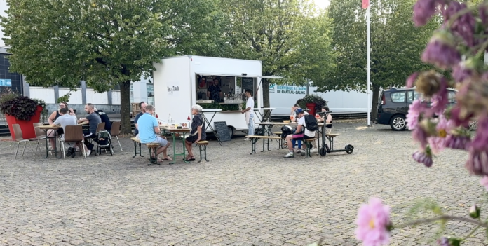 Trois étudiants animent les villages mosellans grâce à leur bar ambulant