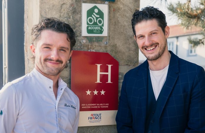 Les Tuileries à Fey ont reçu leur panneau 3 étoiles décerné par Atout France