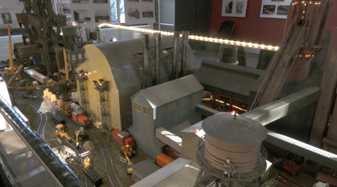 Des anciennes usines sidérurgiques mosellanes reconstituées en maquette