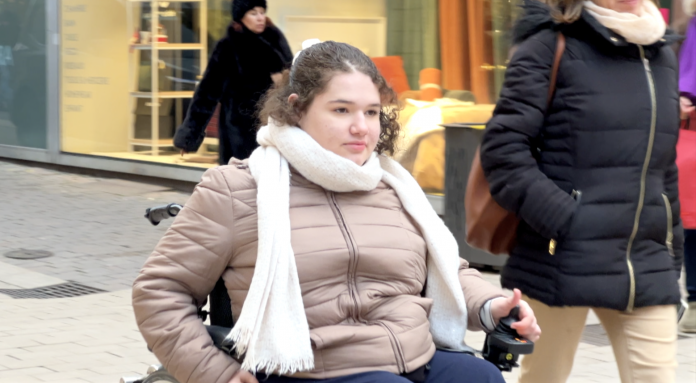 « Elle est très courageuse » : Noémie, atteinte d'une pathologie grave, représente le Téléthon en Moselle