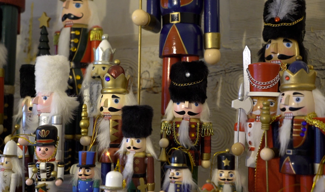 Un couple collectionne les Casse-Noisette avec amour