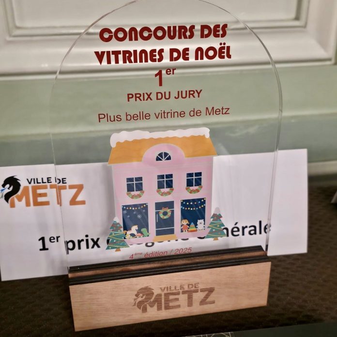 Le Zap : Viasini Institut remporte le concours des plus belles vitrines de Noël messines !
