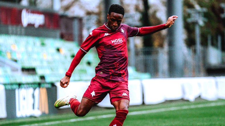 Bouna Sarr annonce son retour au FC Metz