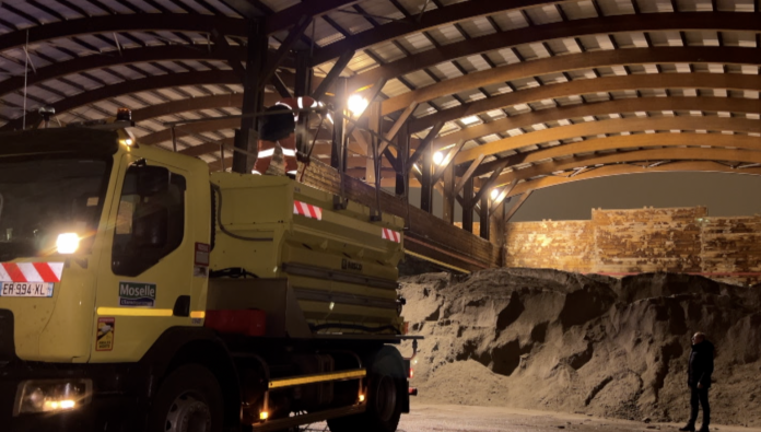 Déneigeur : un métier risqué mais indispensable pour votre sécurité