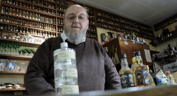 Roland, le plus grand collectionneur de mignonnettes en Moselle 