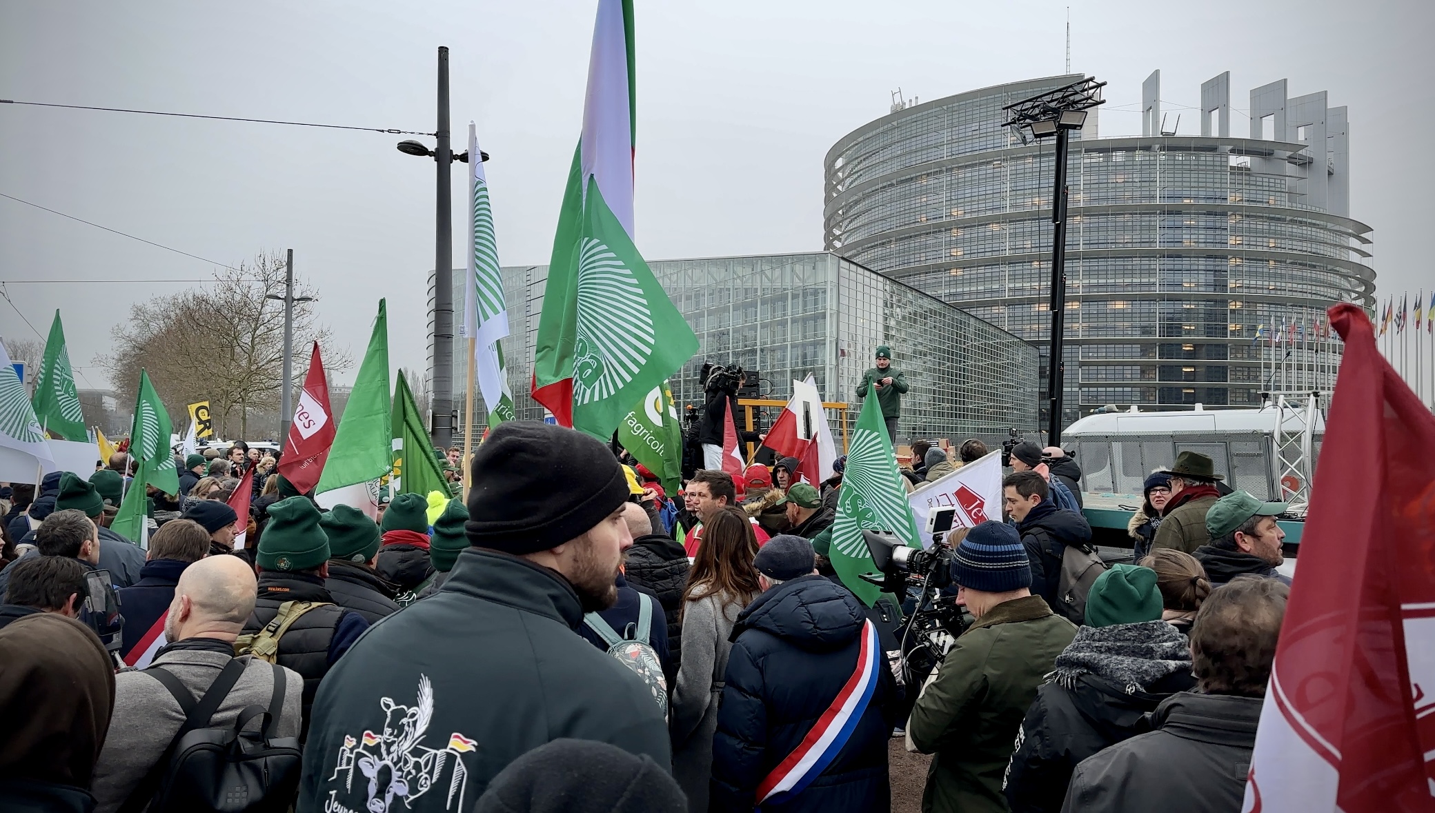 Accord du Mercosur : les agriculteurs européens montent au front à Strasbourg
