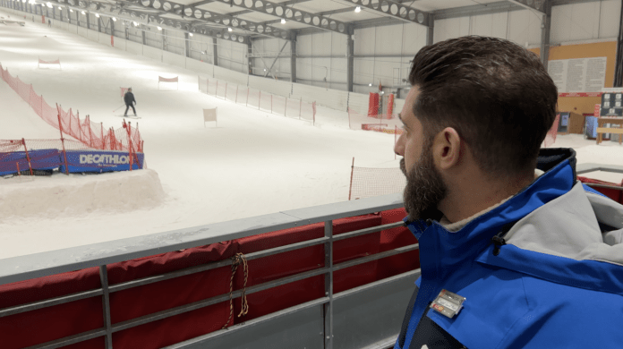 Avant de partir au ski, de nombreuses familles choisissent le SnowWorld d’Amnéville pour s’entraîner sur les pistes.
