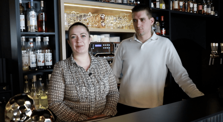 « C’était une surprise, on est très fiers ! » : le restaurant Aux Trois Capitaines distingué d&rsquo;un Bib gourmand par le Guide Michelin