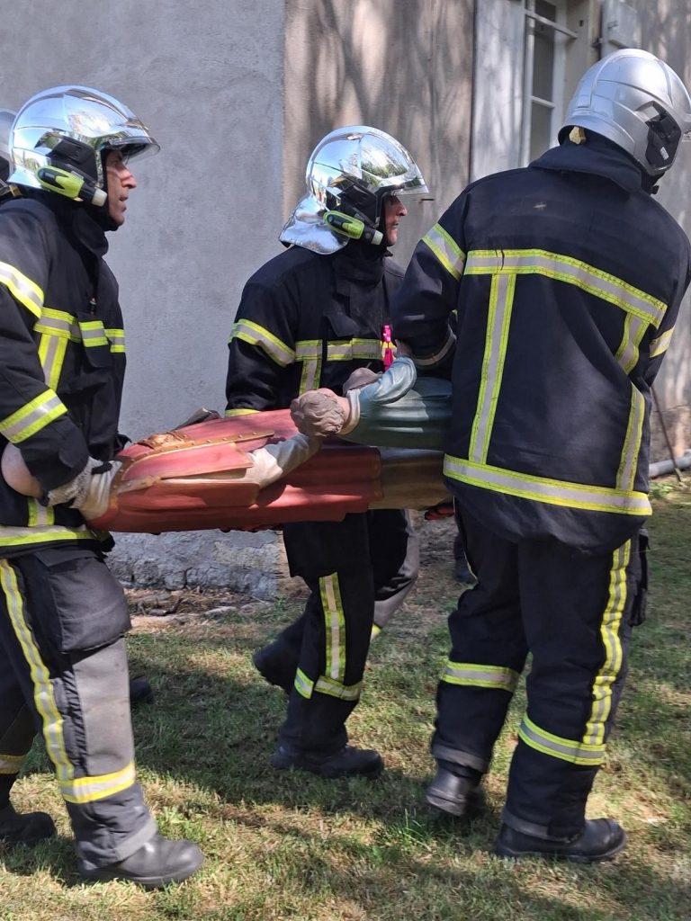 L'église de Montenach ravagée par les flammes / Crédit : SDIS57