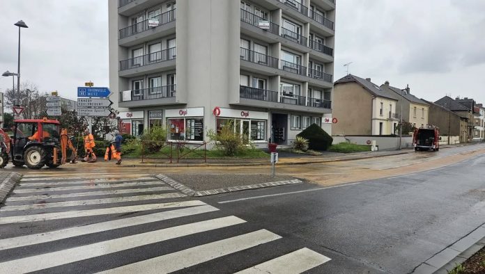 Maizières-lès-Metz : une canalisation cède et paralyse tout un quartier © Radio France - Alexis Arades