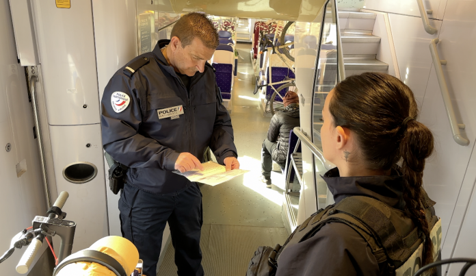 policiers à bord des TER de Moselle