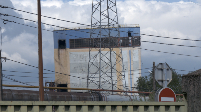 Revivez l’impressionnant dynamitage de la tour à charbon de la cokerie de Serémange-Erzange