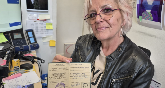 Le Zap : La carte de la légion d'honneur d'un Mosellan retrouvée en Ile-de-France