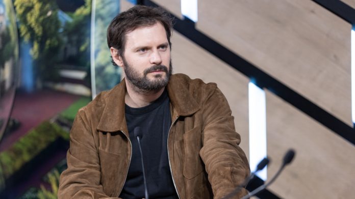 Le devoir de mémoire d'Hugo Becker avec 