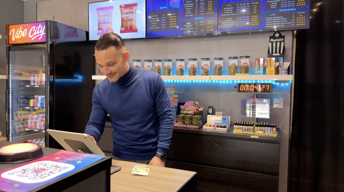 « On se pose des questions sur notre avenir » : les boutiques de CBD interdites de vendre certains produits