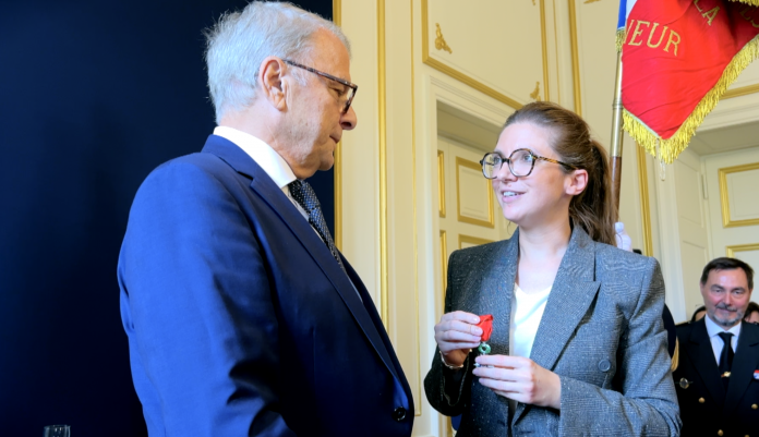 La ministre Aurore Bergé était de passage à la préfecture de Metz, jeudi 21 mai 2026. Elle a attribué la Légion d’honneur à Marc Cerf, président du Consistoire israélite de la Moselle.