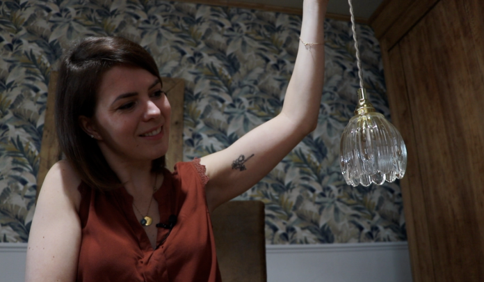 Ines Forette, la Mosellane qui transforme les luminaires de grand-mère en pièces uniques