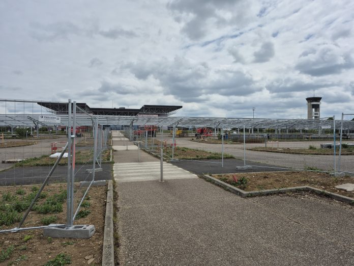Nouveauté à l'Aéroport de Lorraine : 12 000 panneaux photovoltaïques sur le parking