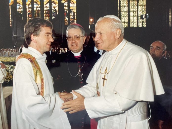 Robert Scholtus, l’homme qui avait organisé la venue du pape Jean-Paul II à Metz en 1988 : « C'était un souvenir magnifique »