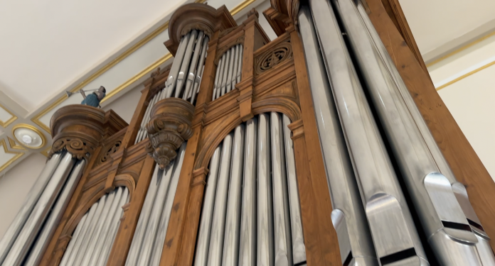 Après 8 ans de silence, le grand orgue résonne à nouveau dans l’église Saint-Martin de Cattenom