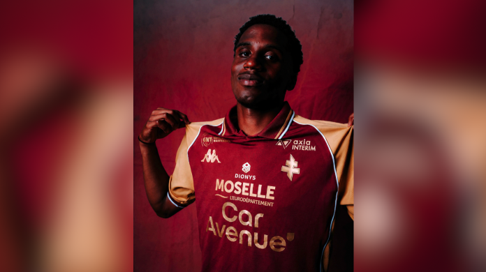 FC Metz : Bryan Song signe son premier contrat professionnel © FC Metz