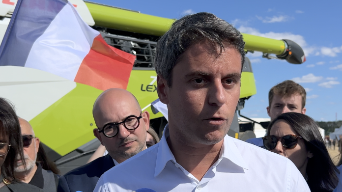 Gabriel Attal était face aux agriculteurs, vendredi 11 septembre 2026. Pour le premier jour de Terres de Jim à Metz, le candidat à l'élection présidentielle a profité de cette tribune pour défendre son bilan et évoquer son programme.