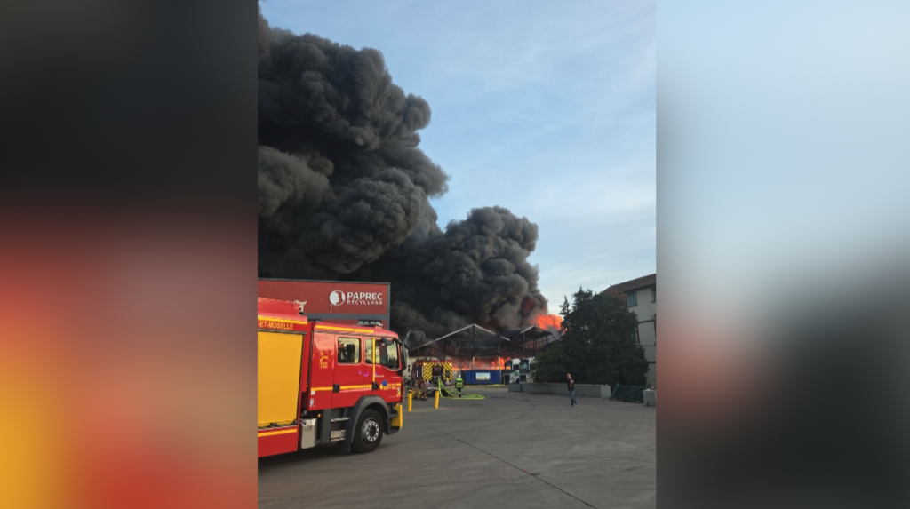 Incendie à Dieulouard : des odeurs de plastique brûlé ressenties dans le Sud mosellan